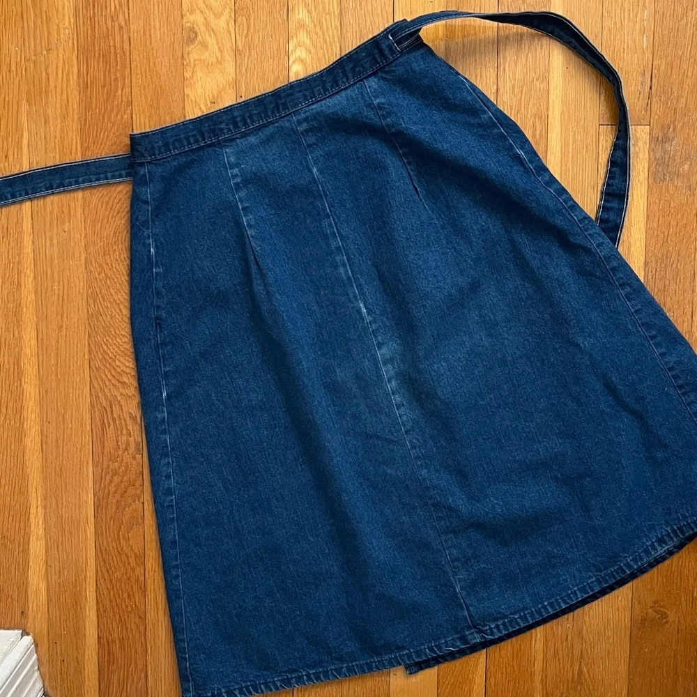 1970s Daylily Embroidered Wrap Waist Denim Blue Jeans Adjustable A-Line Skirt Sm - Picture 13 of 15